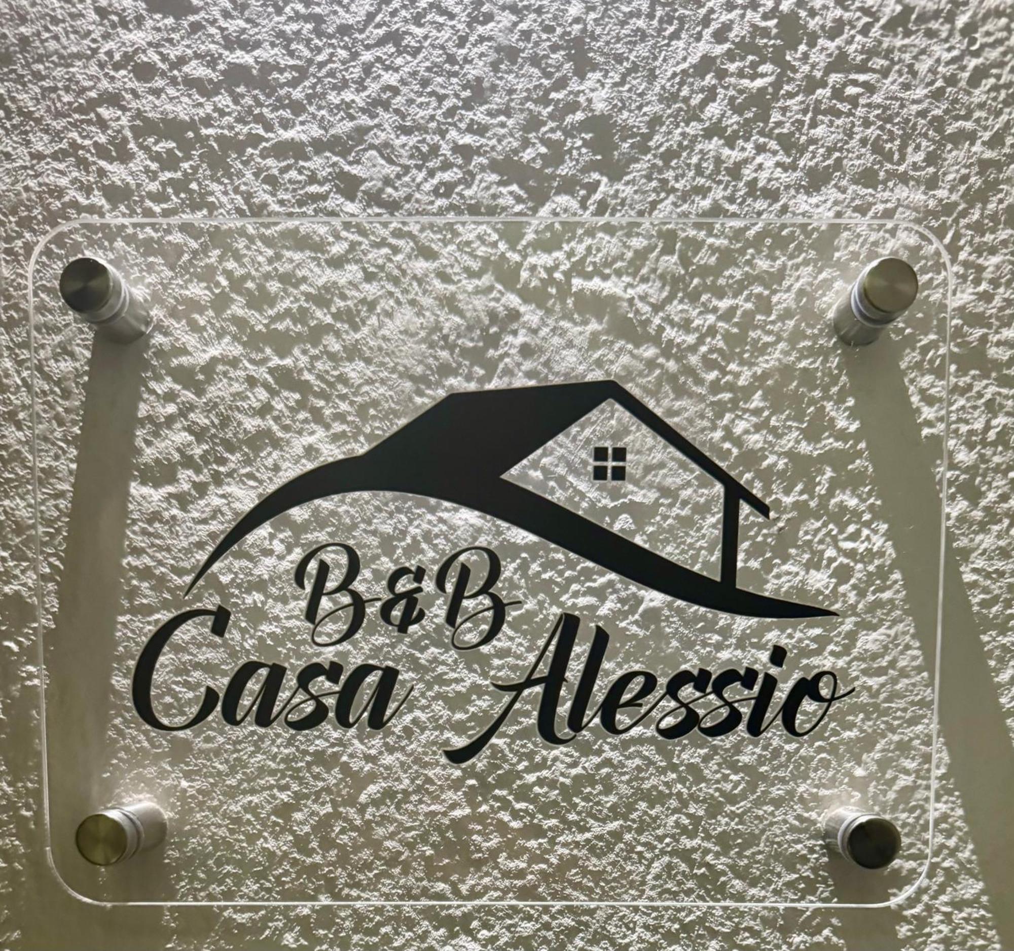 Casa Alessio - Elegante Appartamento Nel Cuore Di تشيزانو ماديرنو المظهر الخارجي الصورة